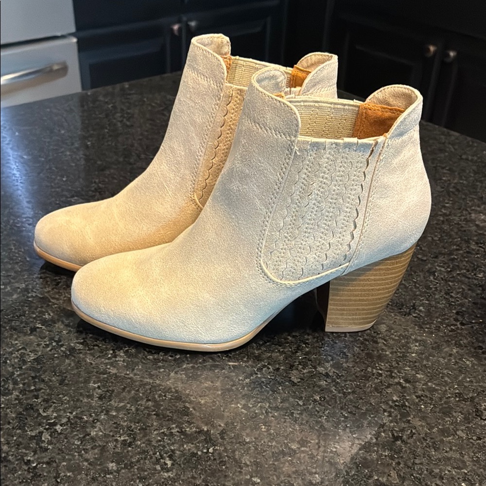 Qupid Cream/Stone Suede Ankle Booties